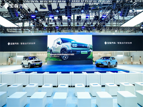 Z6·尊龙凯时新能源军团出征2024广州车展